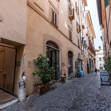 R22 Apartment Rome